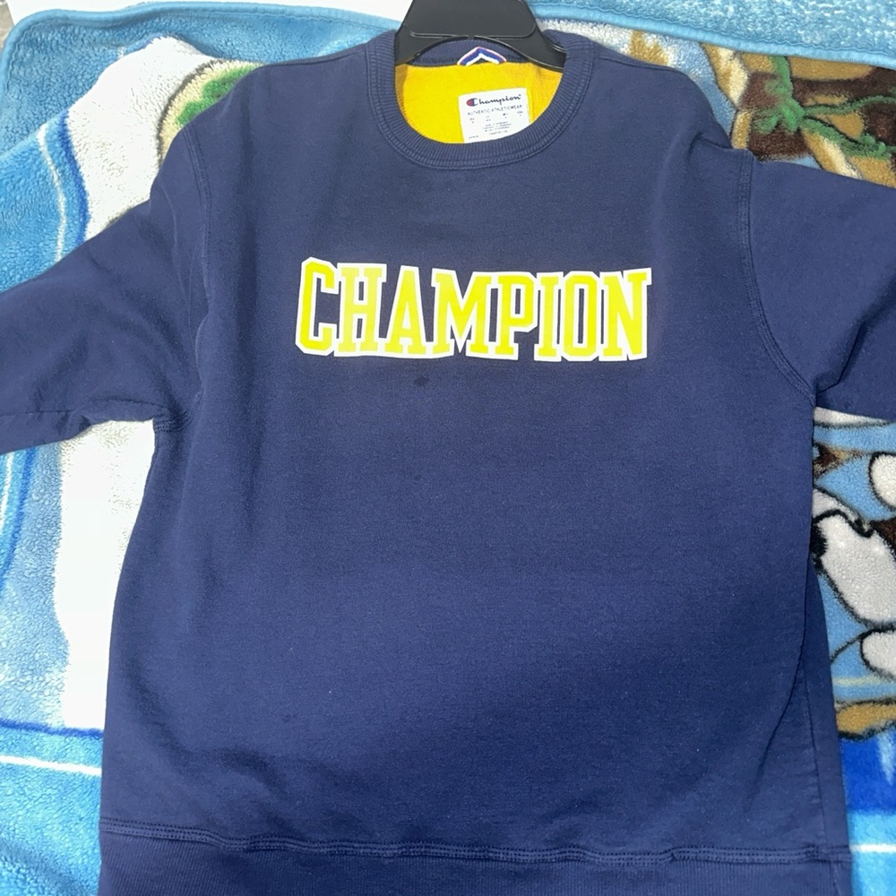 Champion Crewneck (Medium)